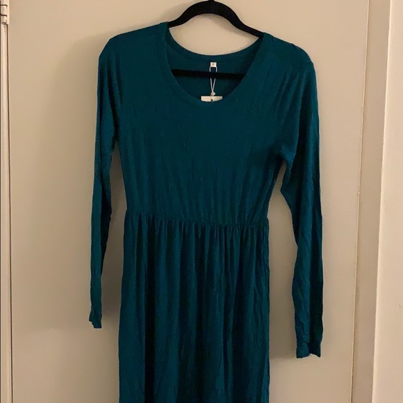 Maxi dress with sleeves and pockets - Picture 1 of 2